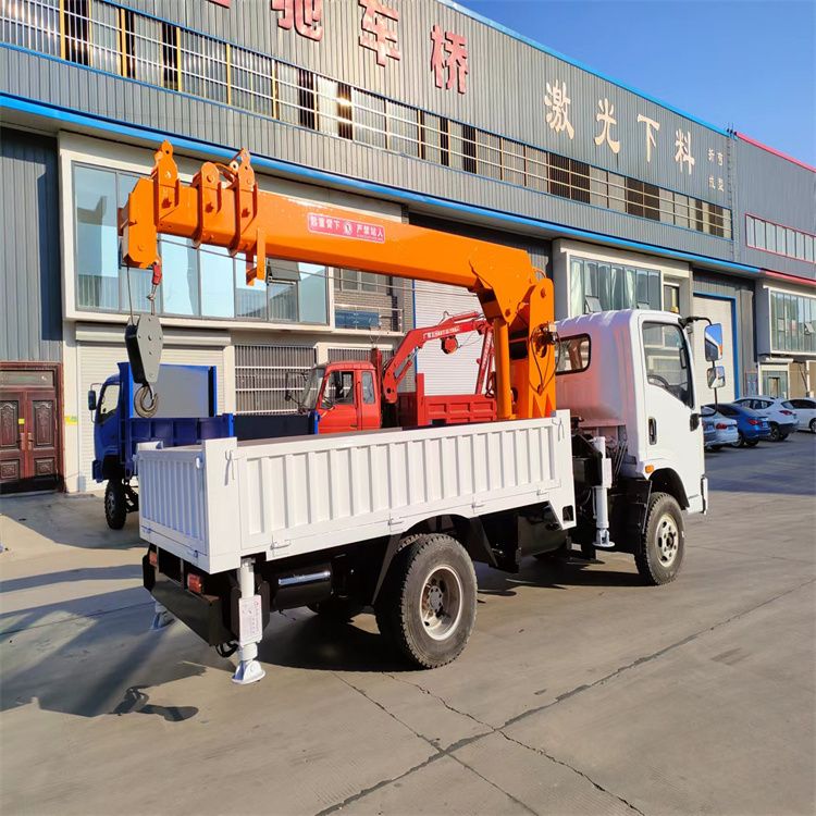 珠晖区三轮随车吊定制 农用改装机自备吊中瑞长期出售